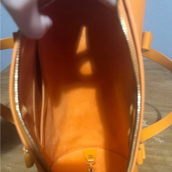 Louis Vuitton Orange Epi Leather Soufflot Bag Authentic. - Picture 4 of 9